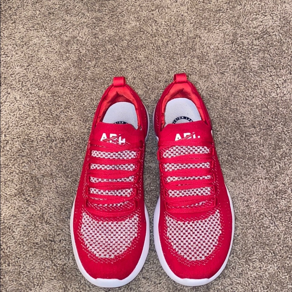 APL- Red TechLoom Breeze